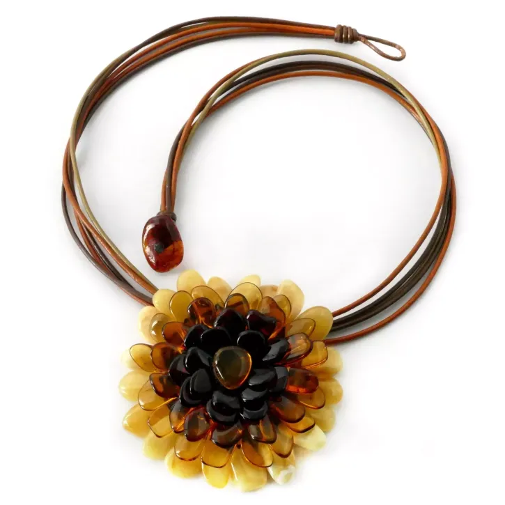 V52-01 Blume Collier und Brosche