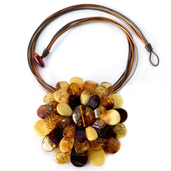 V52-08 Blume Collier und Brosche